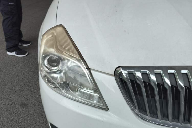 Used Buick Excelle 2013 1.5L Automatic Classic Model Right Front Headlight