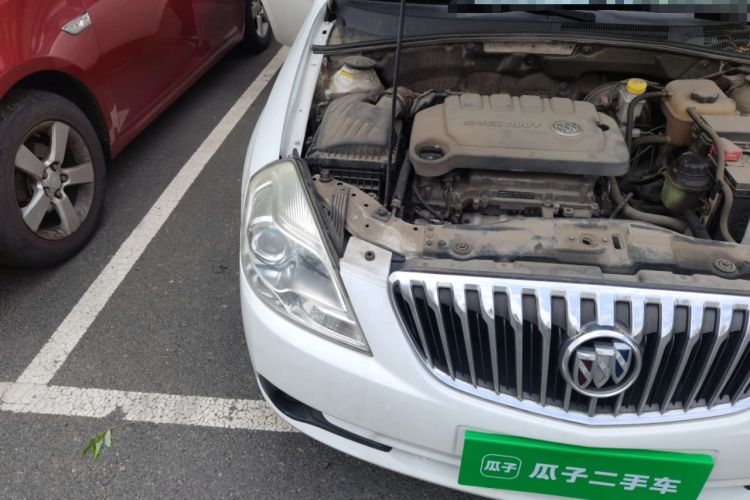 Used Buick Excelle 2013 1.5L Automatic Classic Model Right Front Headlight