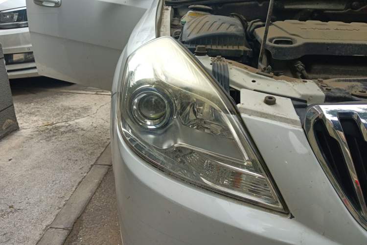Used Buick Excelle 2013 1.5L Automatic Classic Model Right Front Headlight