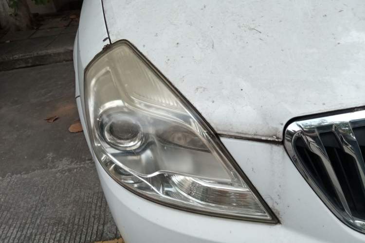 Used Buick Excelle 2013 1.5L Automatic Classic Model Right Front Headlight