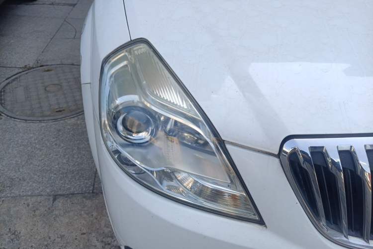 Used Buick Excelle 2013 1.5L Automatic Classic Model Right Front Headlight