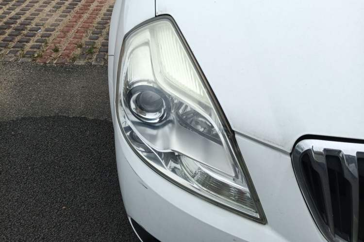 Used Buick Excelle 2013 1.5L Automatic Classic Model Right Front Headlight