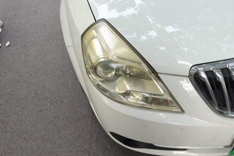 Used Buick Excelle 2013 1.5L Automatic Classic Model Right Front Headlight