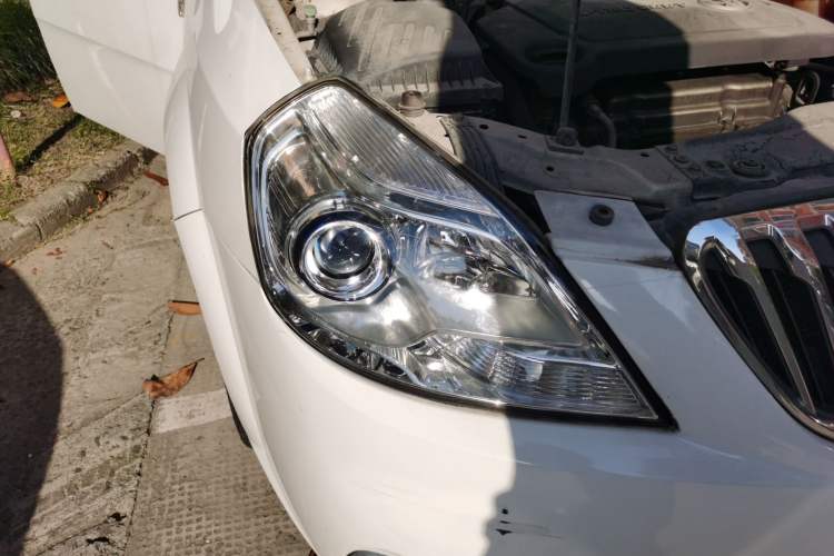 Used Buick Excelle 2013 1.5L Automatic Luxury Model Right Front Headlight