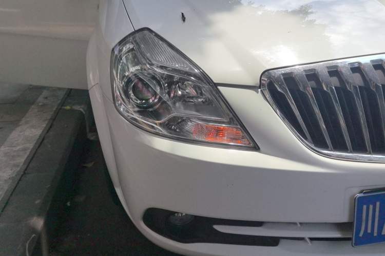 Used Buick Excelle 2013 1.5L Manual Luxury Model Right Front Headlight