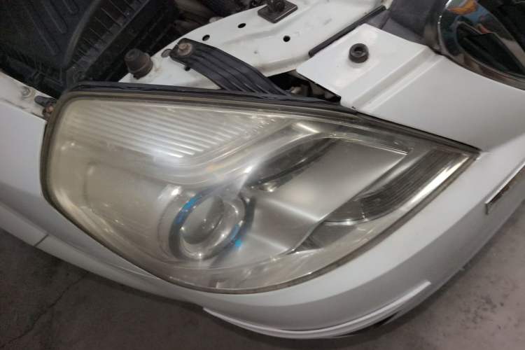 Used Buick Excelle 2013 1.5L Manual Classic Model Right Front Headlight