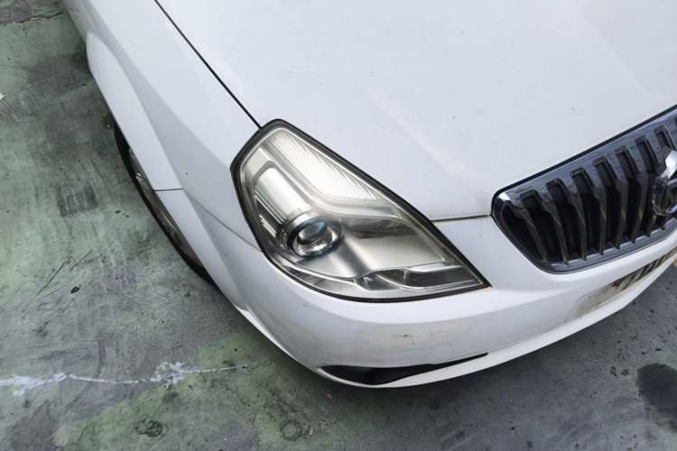 Used Buick Excelle 2013 1.5L Automatic Classic Model Right Front Headlight