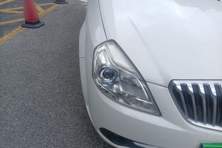 Used Buick Excelle 2013 1.5L Automatic Classic Model Right Front Headlight