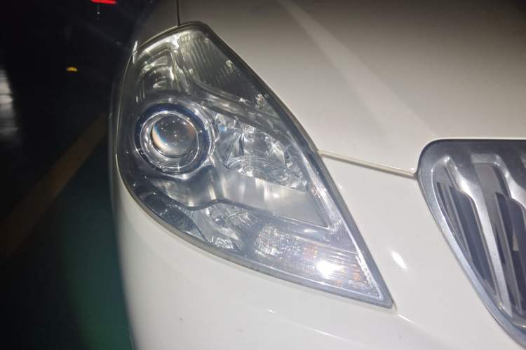 Used Buick Excelle 2013 1.5L Automatic Classic Model Right Front Headlight