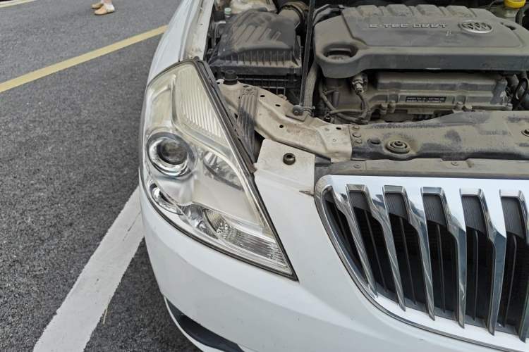 Used Buick Excelle 2013 1.5L Automatic Classic Model Right Front Headlight