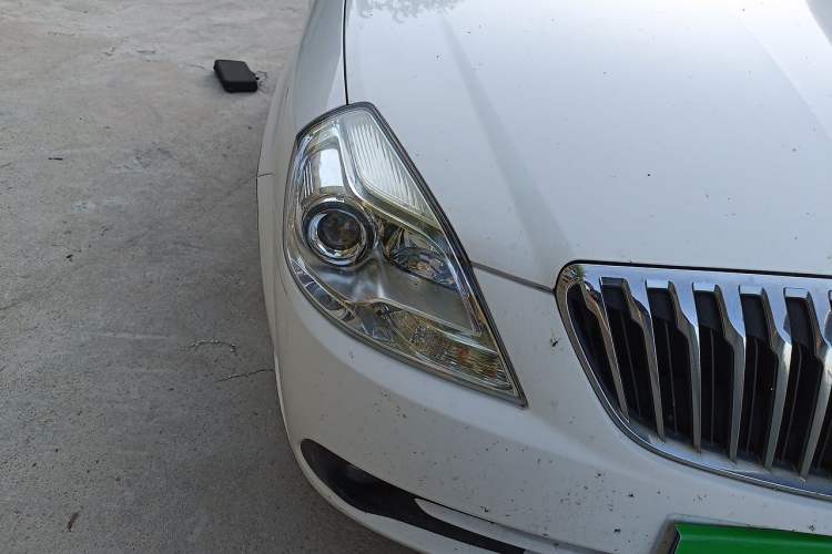 Used Buick Excelle 2013 1.5L Automatic Classic Model Right Front Headlight