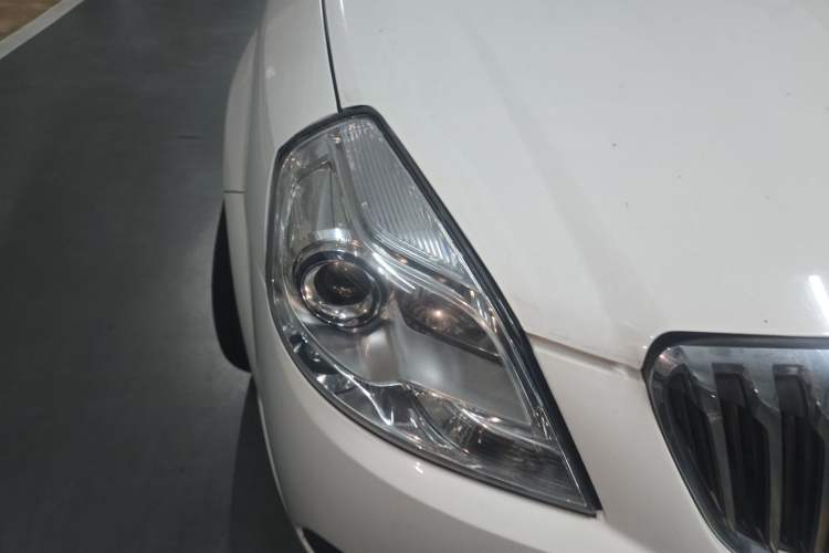 Used Buick Excelle 2013 1.5L Automatic Classic Model Right Front Headlight