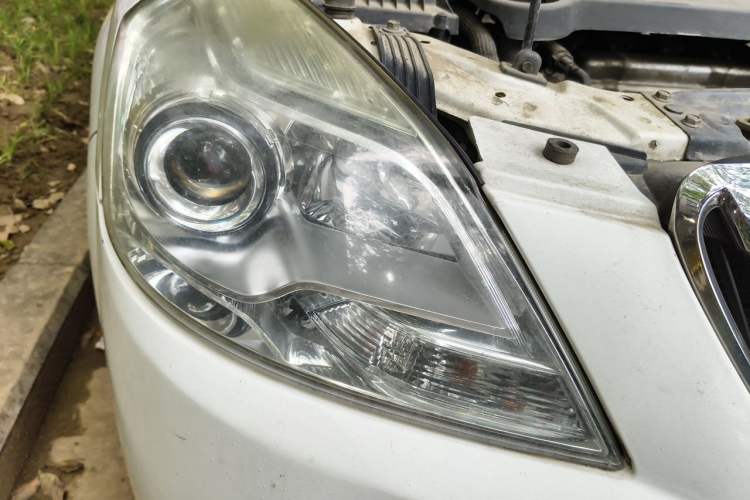 Used Buick Excelle 2013 1.5L Automatic Classic Model Right Front Headlight