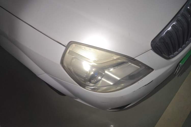 Used Buick Excelle 2013 1.5L Automatic Classic Model Right Front Headlight