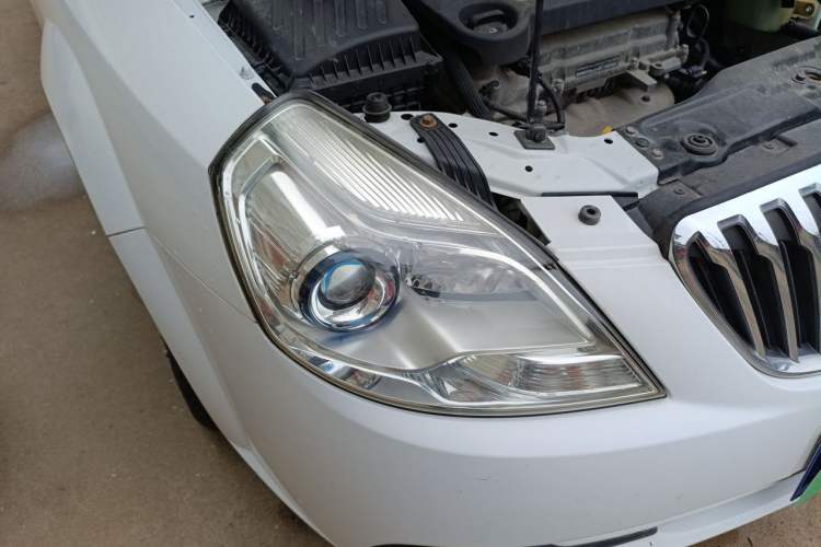 Used Buick Excelle 2013 1.5L Manual Classic Model Right Front Headlight