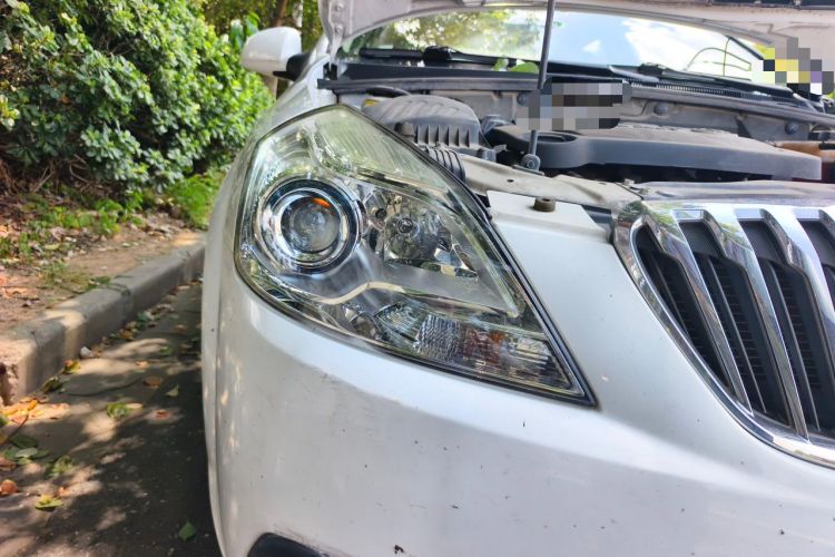 Used Buick Excelle 2013 1.5L Automatic Classic Model Right Front Headlight