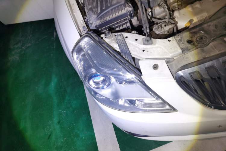 Used Buick Excelle 2013 1.5L Automatic Classic Model Right Front Headlight