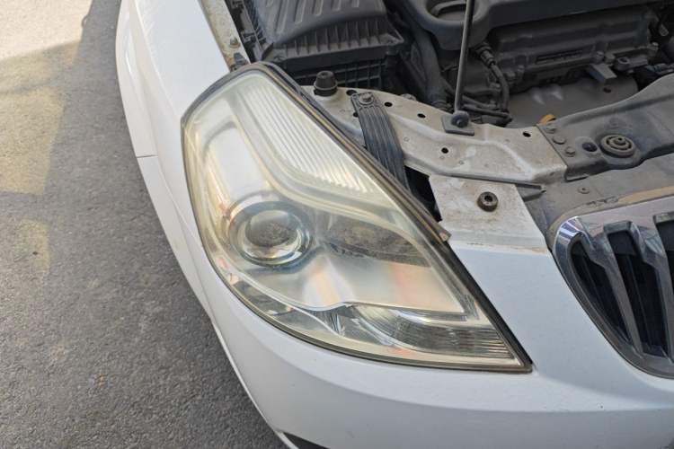 Used Buick Excelle 2013 1.5L Manual Classic Model Right Front Headlight