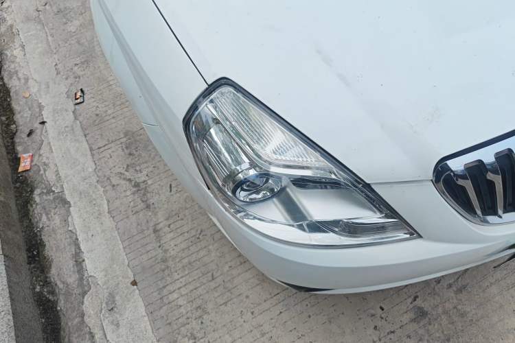 Used Buick Excelle 2013 1.5L Automatic Classic Model Right Front Headlight