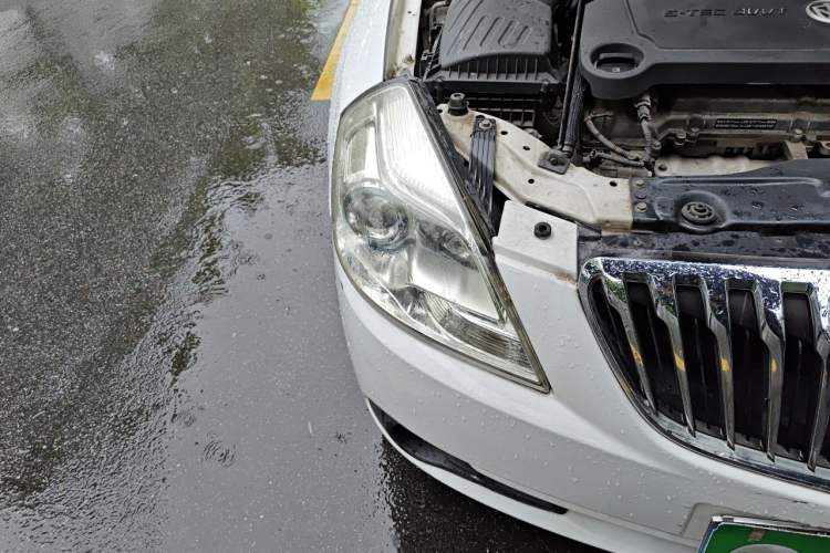 Used Buick Excelle 2013 1.5L Automatic Classic Model Right Front Headlight