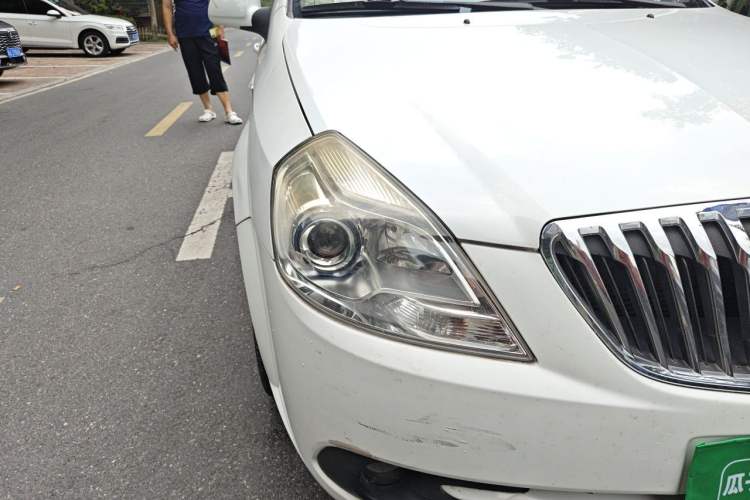 Used Buick Excelle 2013 1.5L Manual Luxury Model Right Front Headlight