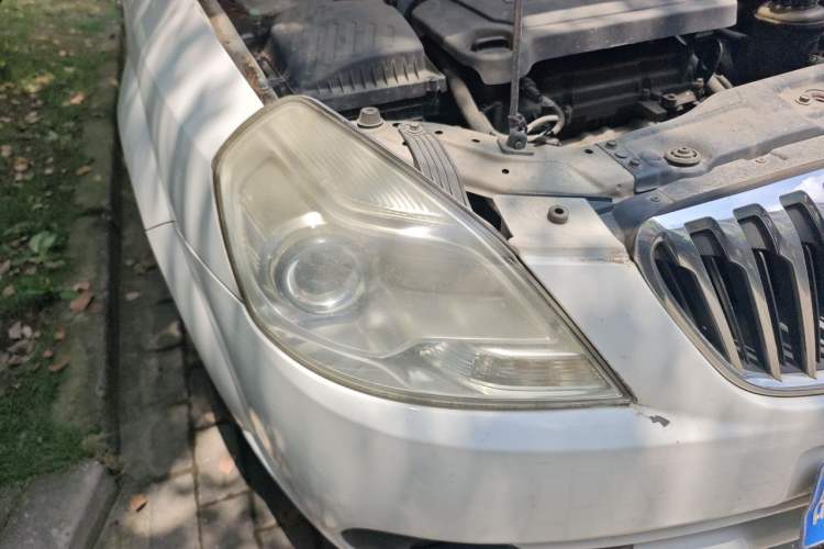 Used Buick Excelle 2013 1.5L Manual Luxury Model Right Front Headlight