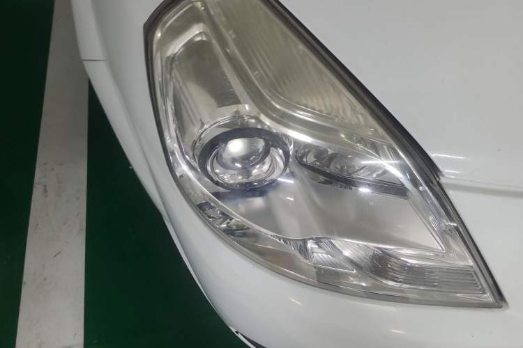 Used Buick Excelle 2013 1.5L Manual Classic Model Right Front Headlight