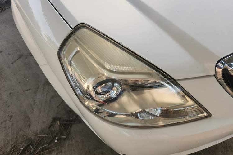 Used Buick Excelle 2013 1.5L Automatic Classic Model Right Front Headlight