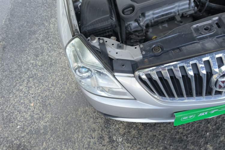 Used Buick Excelle 2013 1.5L Automatic Classic Model Right Front Headlight
