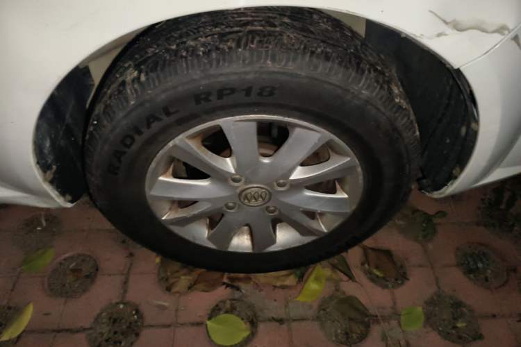 Used Buick Excelle 2013 1.5L Automatic Classic Model Right Front Wheel Hub