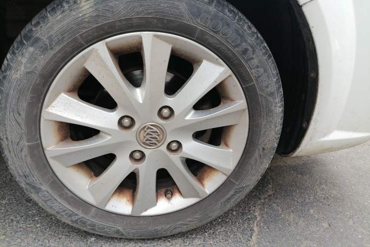 Used Buick Excelle 2013 1.5L Manual Luxury Model Right Front Wheel Hub