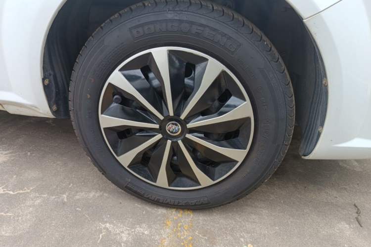 Used Buick Excelle 2013 1.5L Automatic Classic Model Right Front Wheel Hub