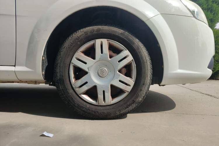 Used Buick Excelle 2013 1.5L Automatic Classic Model Right Front Wheel Hub