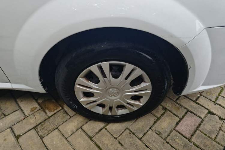 Used Buick Excelle 2013 1.5L Automatic Classic Model Right Front Wheel Hub