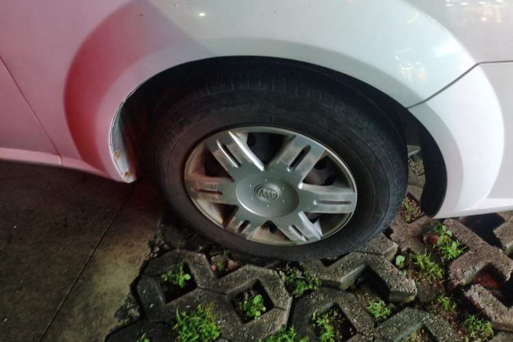 Used Buick Excelle 2013 1.5L Automatic Classic Model Right Front Wheel Hub