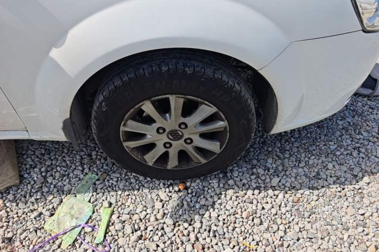 Used Buick Excelle 2013 1.5L Automatic Classic Model Right Front Wheel Hub