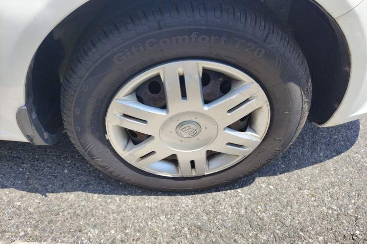 Used Buick Excelle 2013 1.5L Automatic Classic Model Right Front Wheel Hub
