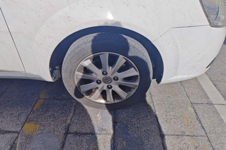 Used Buick Excelle 2013 1.5L Manual Luxury Model Right Front Wheel Hub