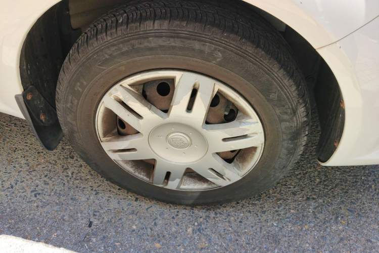 Used Buick Excelle 2013 1.5L Manual Classic Model Right Front Wheel Hub