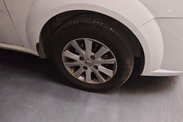 Used Buick Excelle 2013 1.5L Manual Classic Model Right Front Wheel Hub