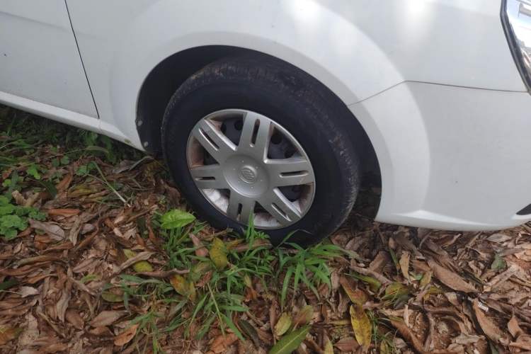 Used Buick Excelle 2013 1.5L Automatic Classic Model Right Front Wheel Hub