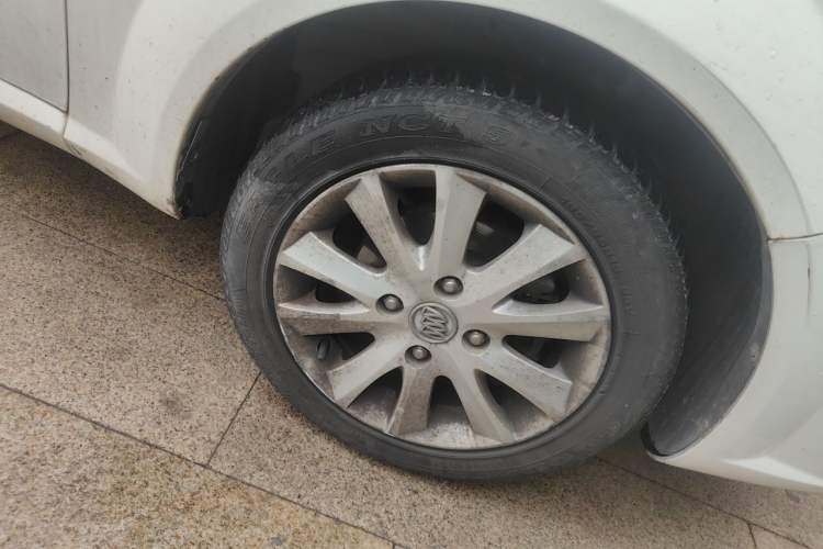 Used Buick Excelle 2013 1.5L Manual Luxury Model Right Front Wheel Hub