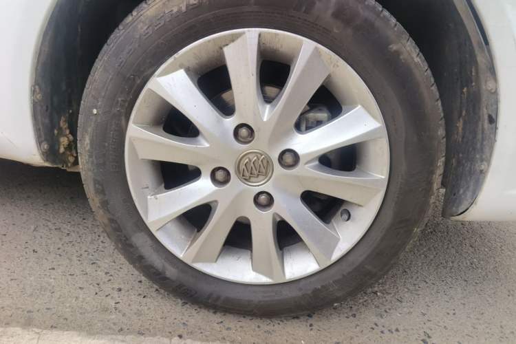 Used Buick Excelle 2013 1.5L Manual Luxury Model Right Front Wheel Hub