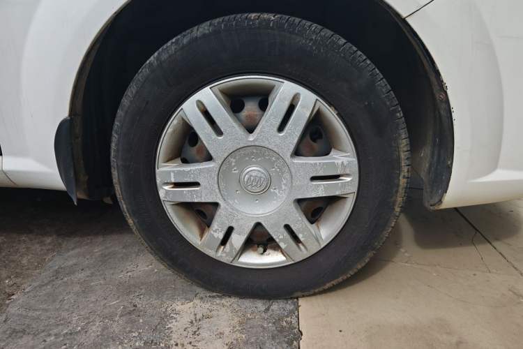 Used Buick Excelle 2013 1.5L Automatic Classic Model Right Front Wheel Hub