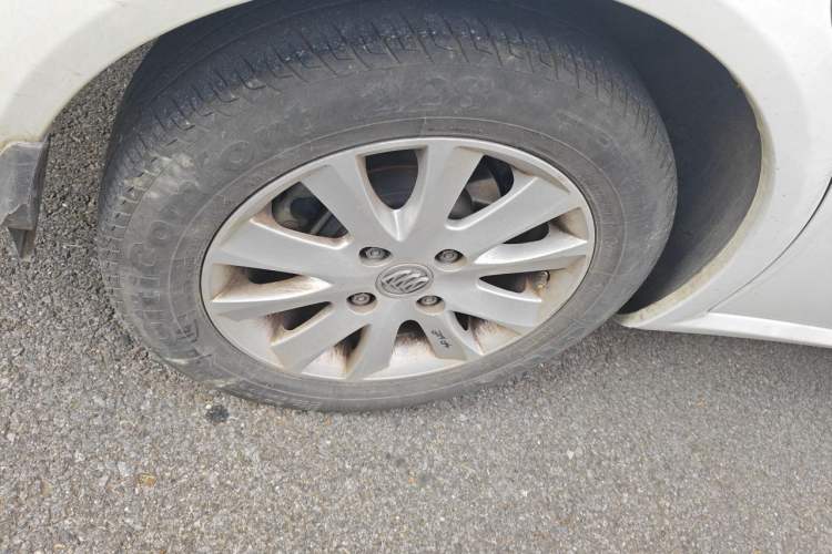Used Buick Excelle 2013 1.5L Automatic Classic Model Right Front Wheel Hub