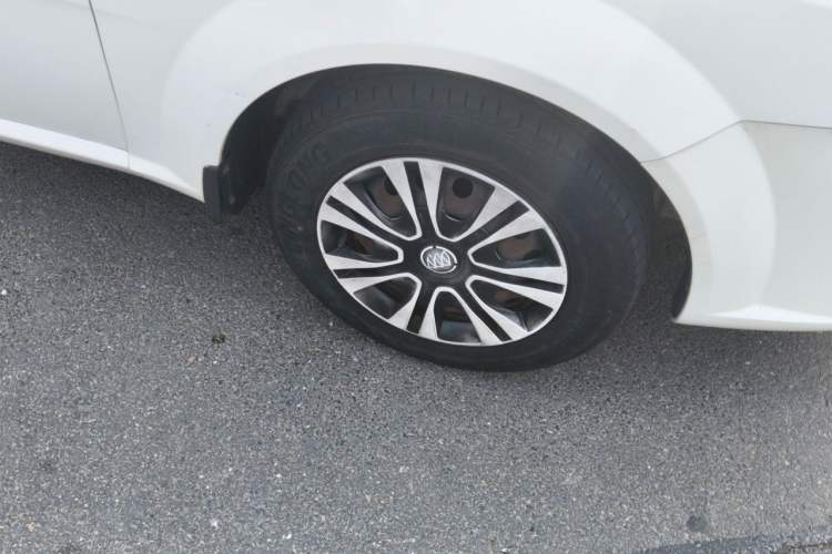 Used Buick Excelle 2013 1.5L Automatic Classic Model Right Front Wheel Hub