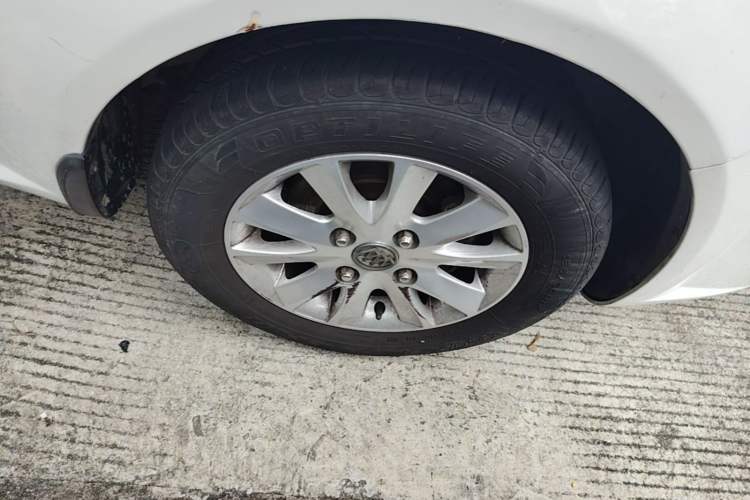 Used Buick Excelle 2013 1.5L Automatic Classic Model Right Front Wheel Hub