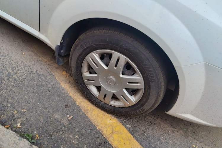 Used Buick Excelle 2013 1.5L Automatic Classic Model Right Front Wheel Hub