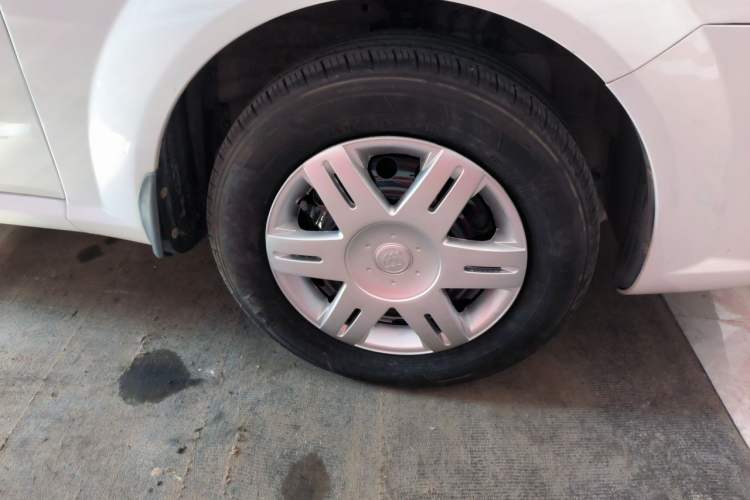 Used Buick Excelle 2013 1.5L Automatic Classic Model Right Front Wheel Hub