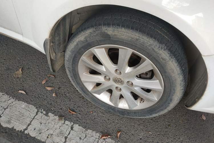 Used Buick Excelle 2013 1.5L Manual Luxury Model Right Front Wheel Hub